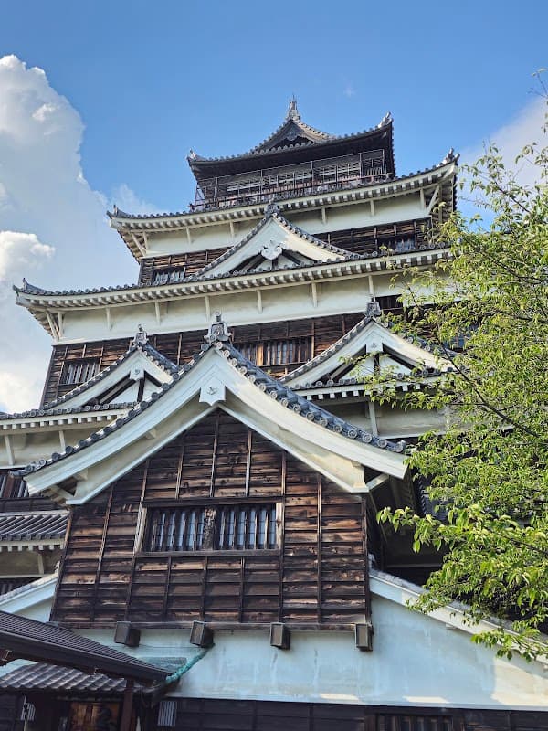 Tokoura Shrine and Kagi Castle